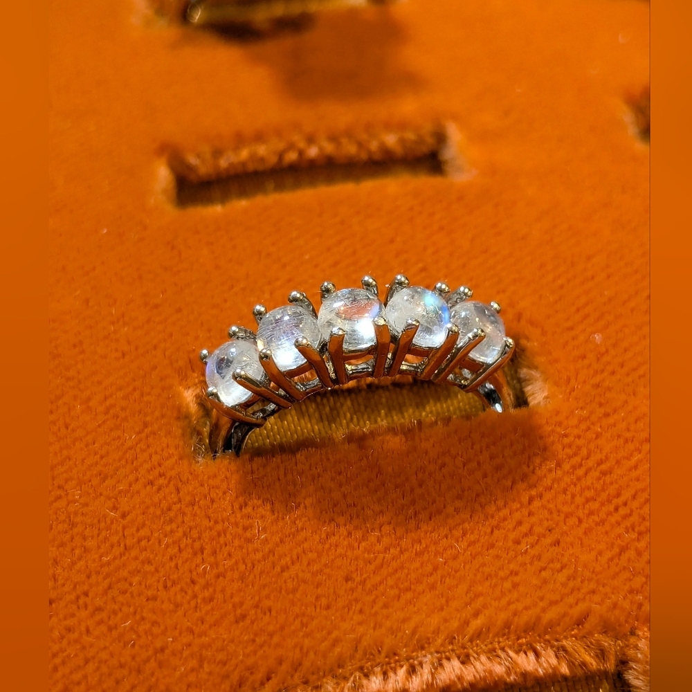 Vintage Sterling Silver Moonstone Ring - Picture 5 of 6